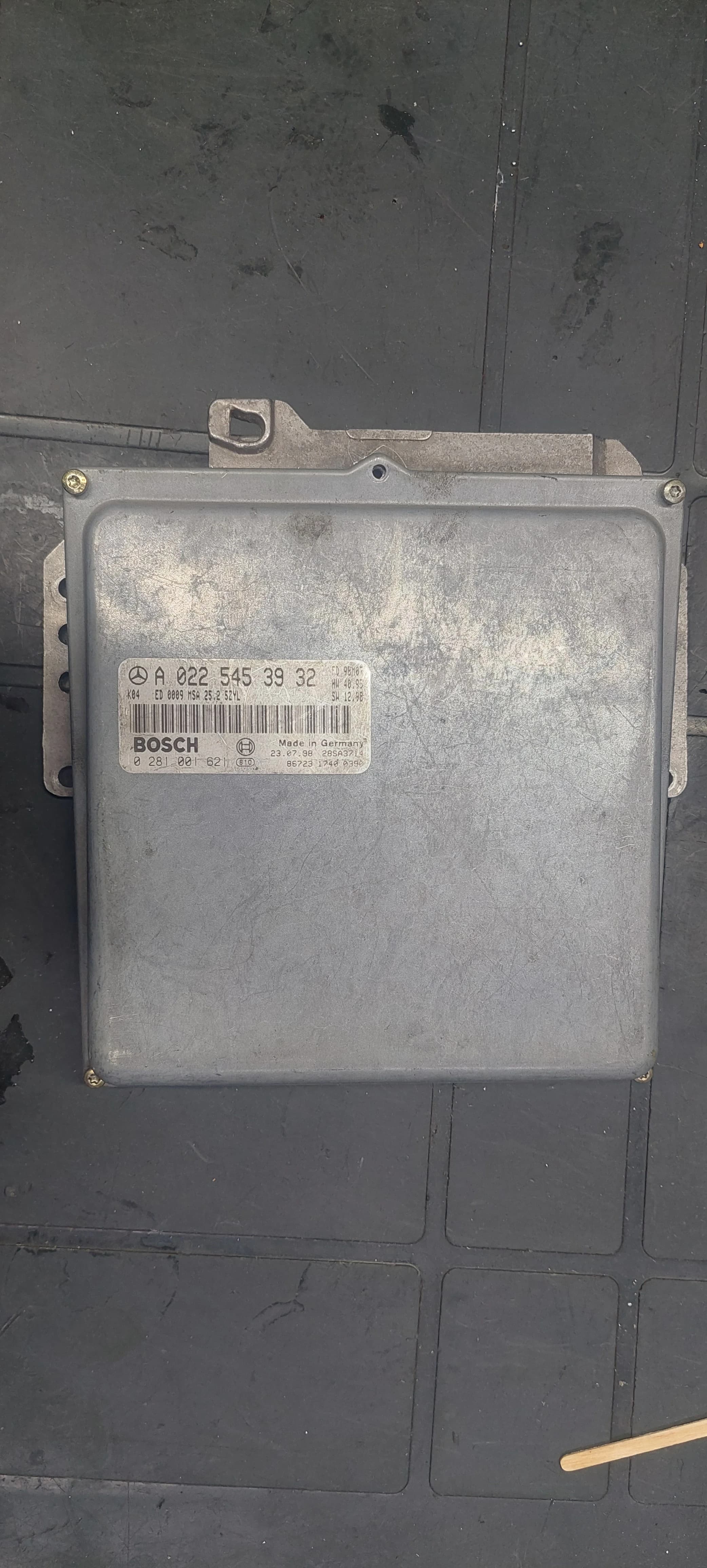 Mercedes-Benz Motor Beyni ECU A0225453932 / 0281001621