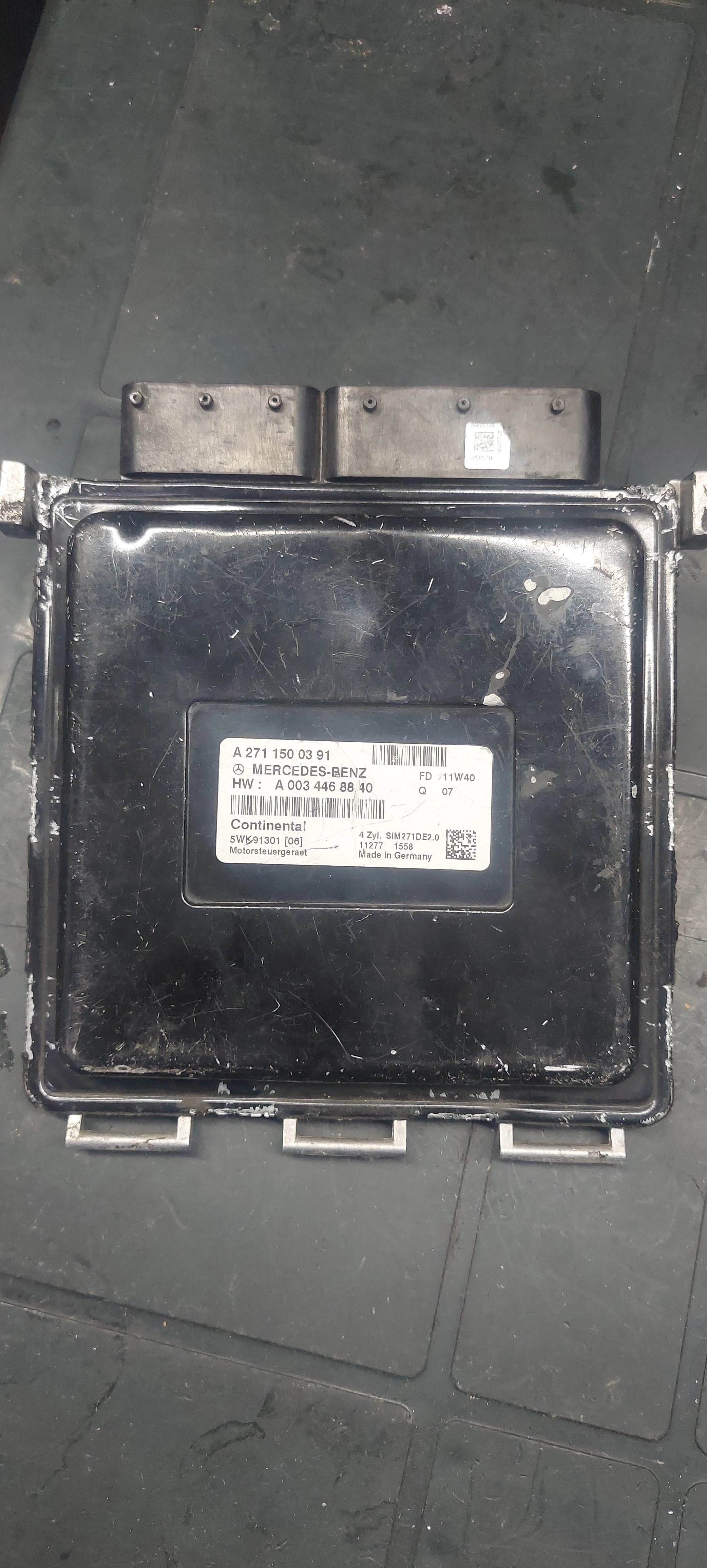 Mercedes-Benz C250 E250 CGI Motor Beyni ECU Continental SIM271DE2.0 A2711500391