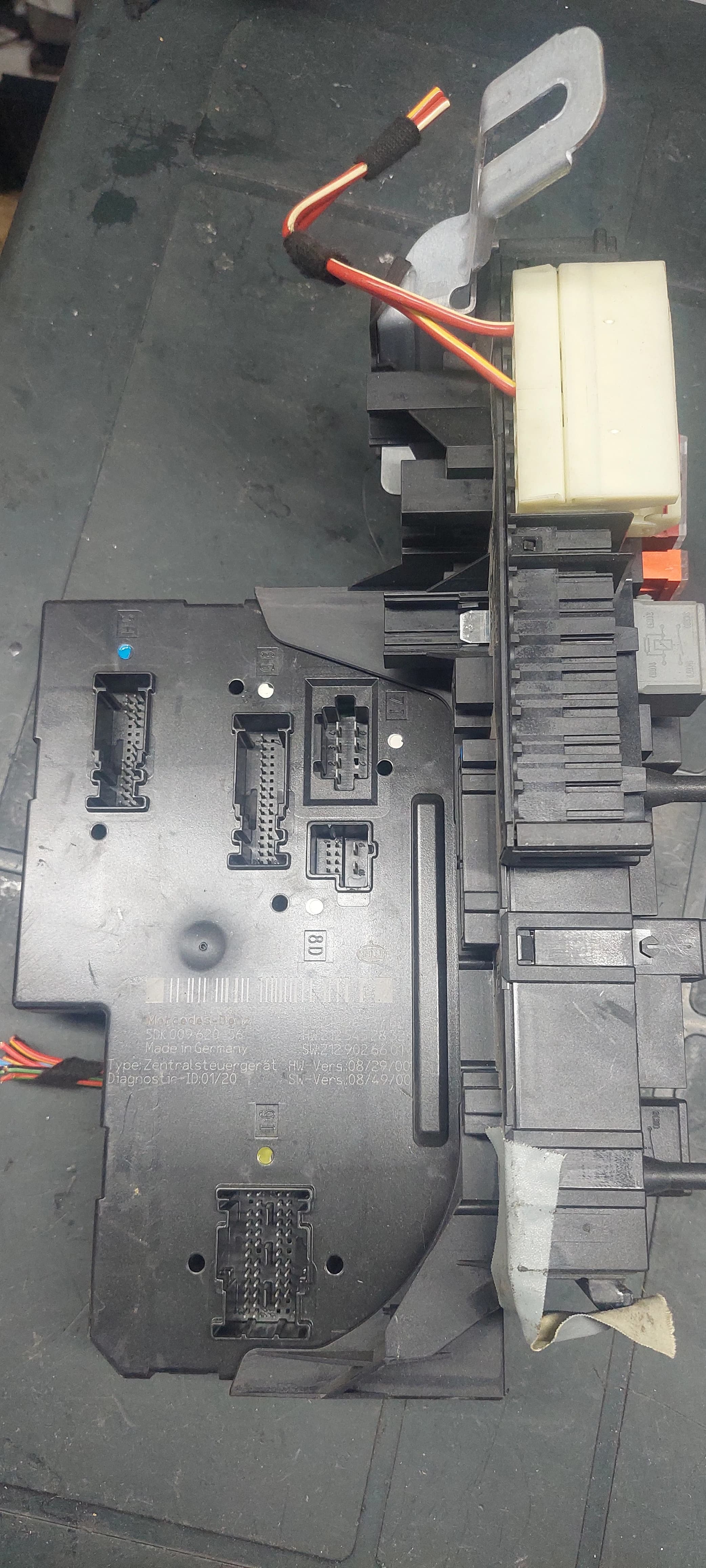Mercedes-Benz W212 Zentralsteuergerät Konfor BCM SAM Modülü A2129003702
