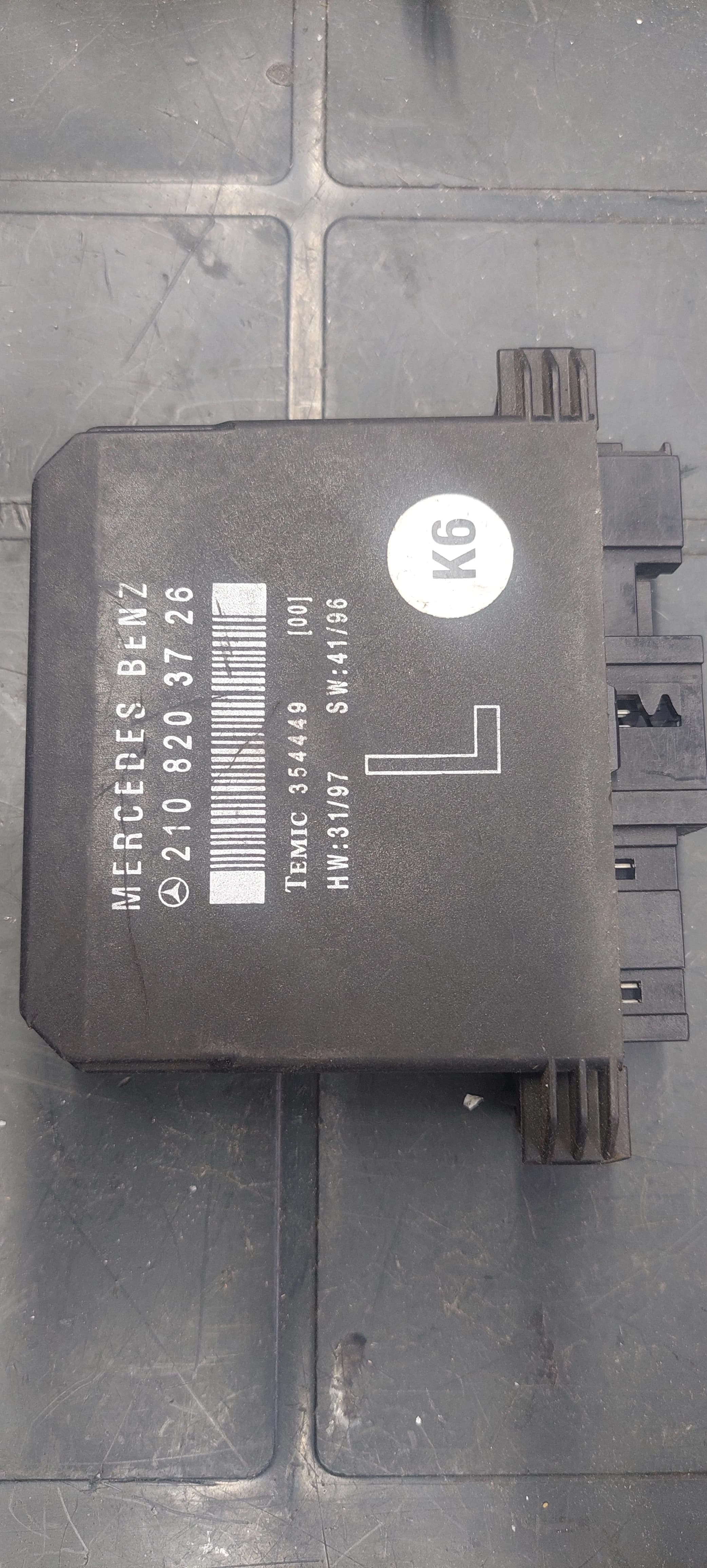 Mercedes W210 Sol Kapı Konfor Modülü BCM Beyni A2108203726